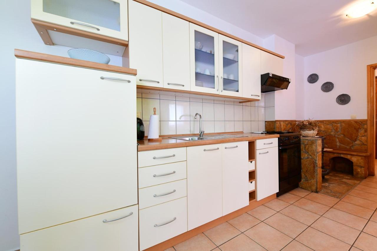 Apartments Alan Saborsko エクステリア 写真